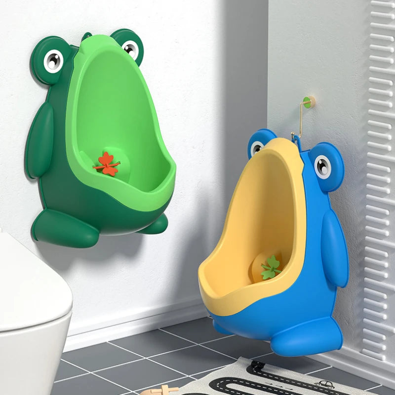 Baby Boys Standing Potty Cartoon Frog Shape Wall-Mounted Urinals Toilet Training Stand Vertical Urinal Potty Pee Infant Toddler